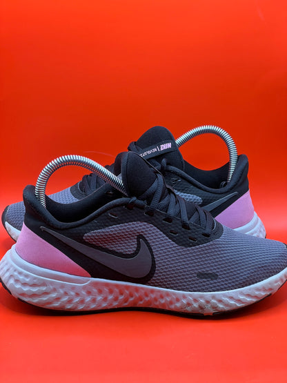 Nike Revolution 5