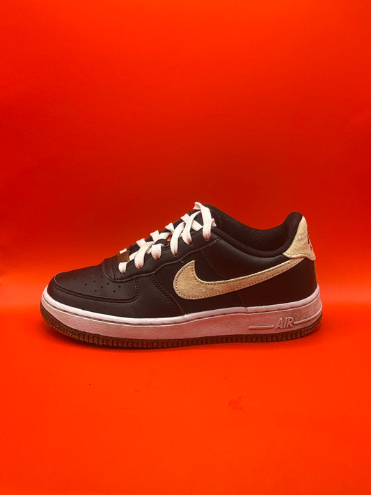 Nike Air Force 1 LV8