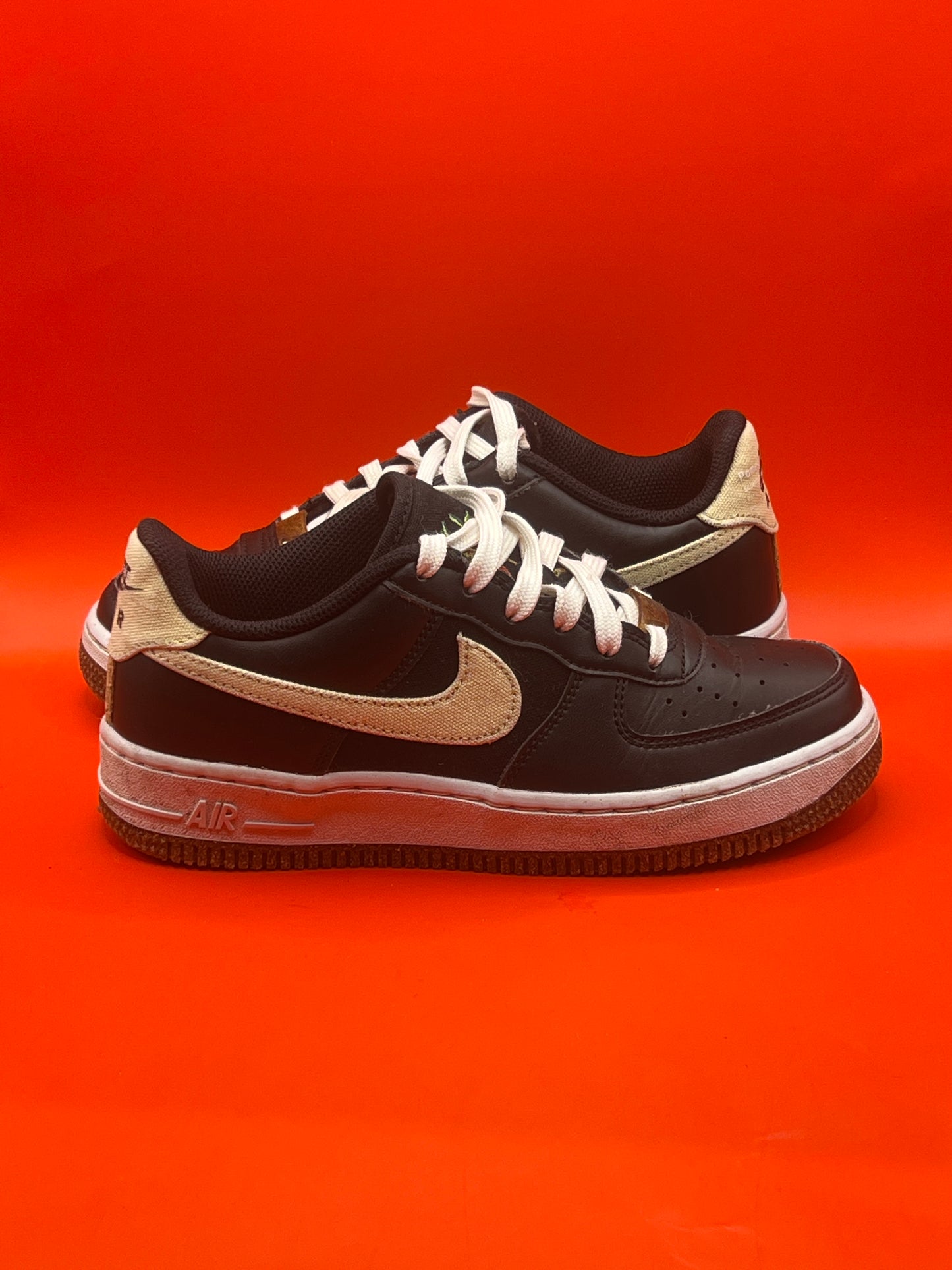 Nike Air Force 1 LV8